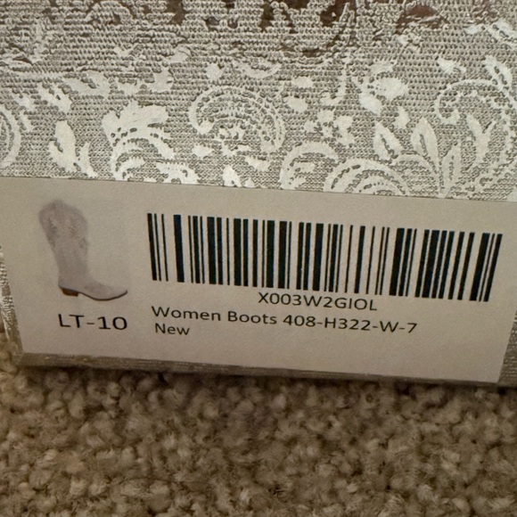 White Embroidered Cowboy / Cowgirl Boots - Picture 6 of 7